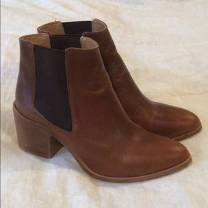 Nisolo Heeled Chelsea Brandy color